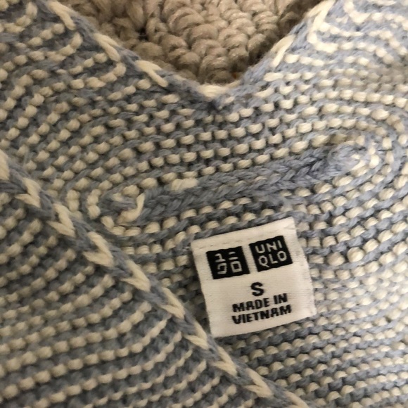 Beautiful white and blue sweater - Picture 3 of 4